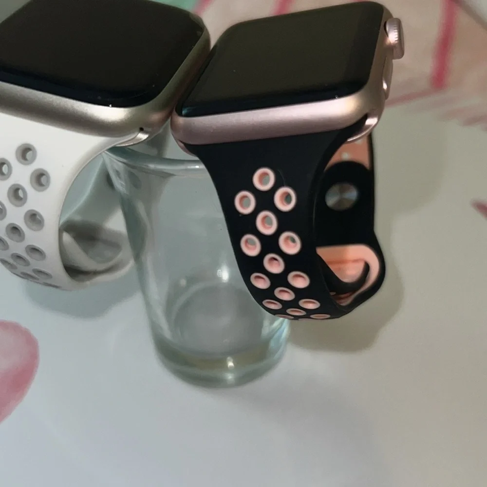 NWOT Apple iwatch Sport Bands 2 Pack 38/40M
